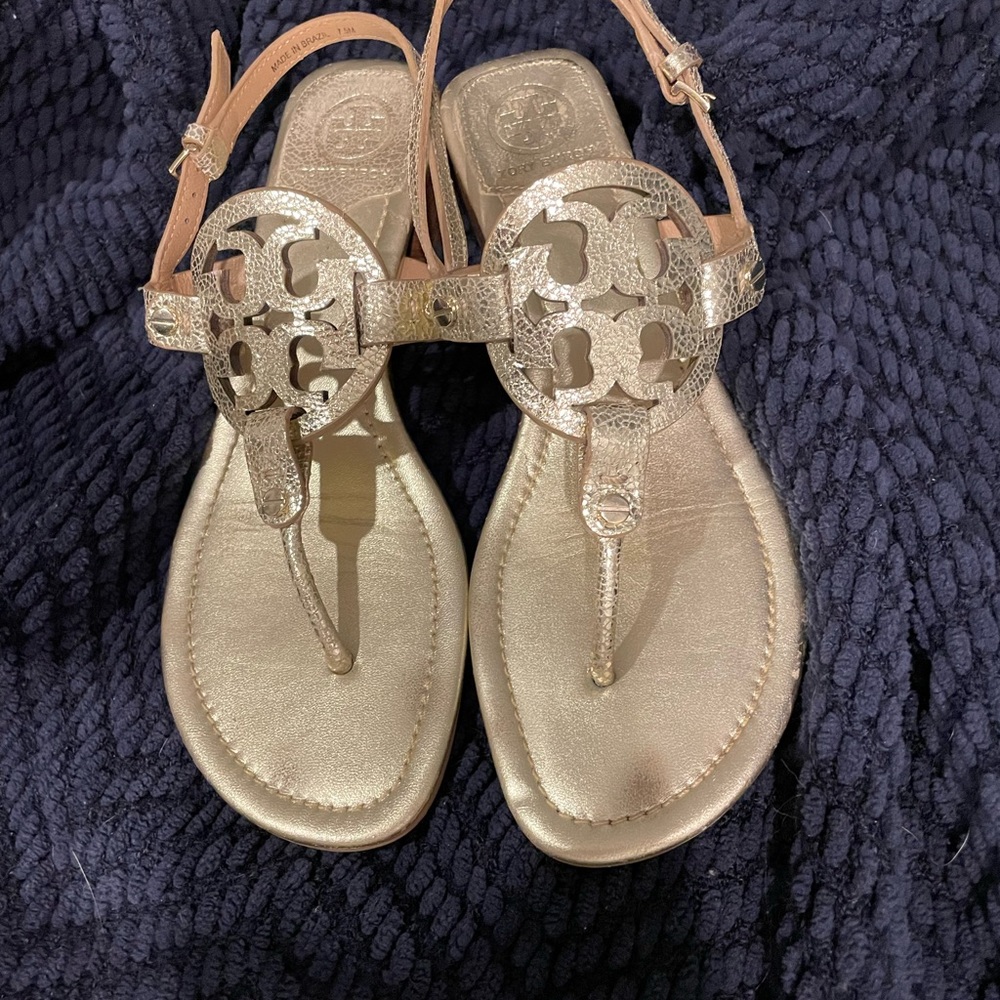 Tory Burch size 8 gold sandal